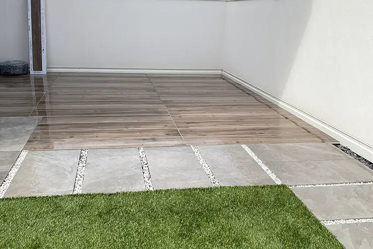 pavimento-nuovo-in-gres-effetto-legno-bergamo