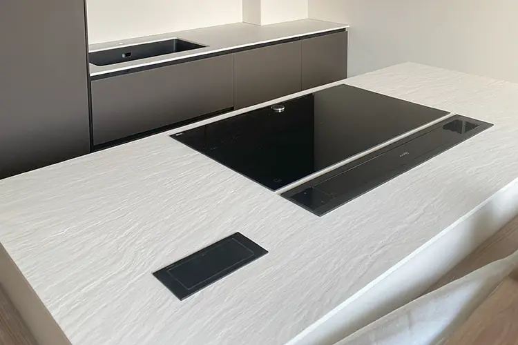 pavimento-nuovo-in-gres-effetto-legno-bergamo